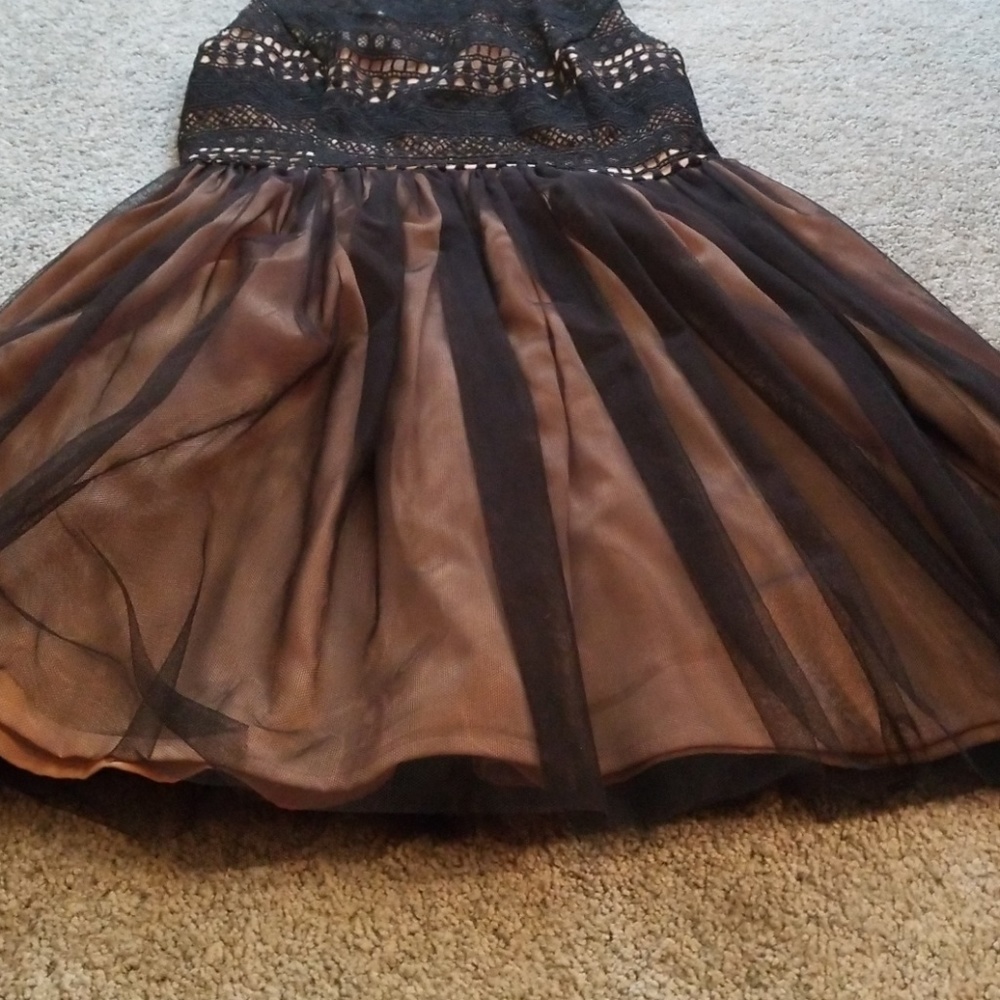 Dress - Picture 3 of 3